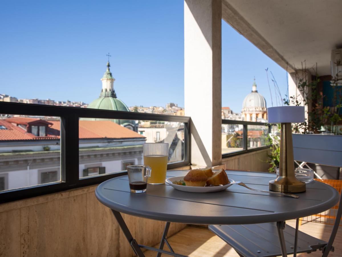 Salotto Borbonico Bed & Breakfast เนเปิลส์ ภายนอก รูปภาพ